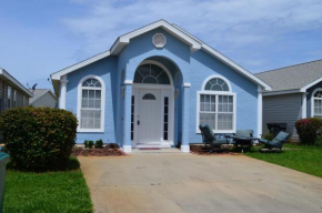 PCB Family Home with Pool Access, 1 Mile to Beach!